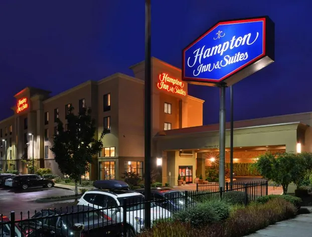 Hampton Inn & Suites Tacoma hotel detail image 1