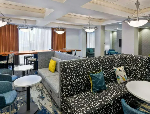 Hampton Inn & Suites Kansas City-Country Club Plaza hotel detail image 3