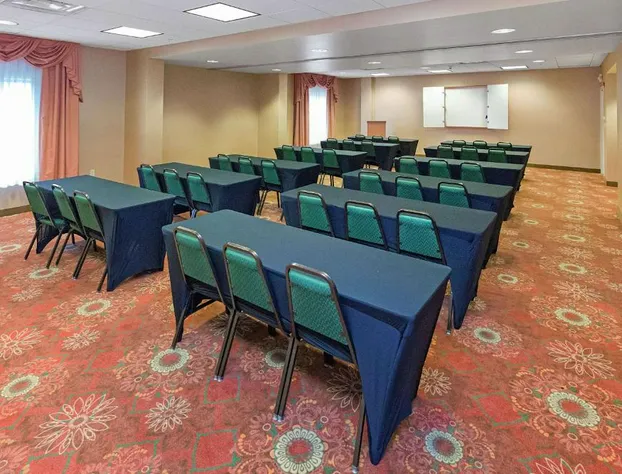 Hampton Inn & Suites Blairsville hotel detail image 1