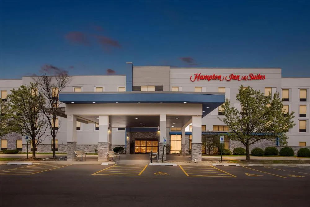 Hampton Inn & Suites Bolingbrook hotel hero