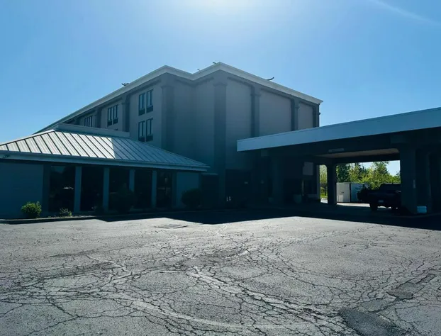 Townhouse Near Hall Of Fame Canton I 77 hotel detail image 1