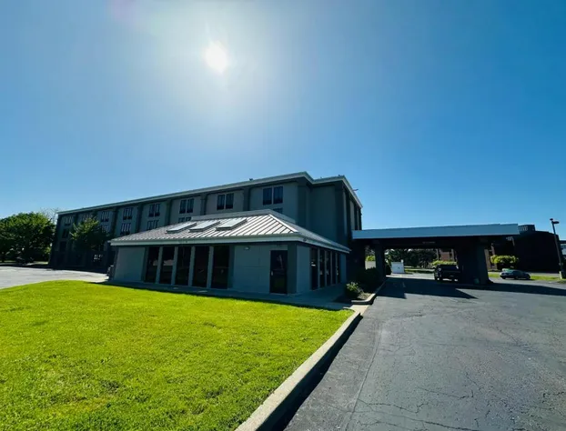 Townhouse Near Hall Of Fame Canton I 77 hotel detail image 2