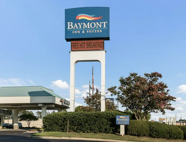 Baymont by Wyndham Camp Lejeune hotel detail image 1
