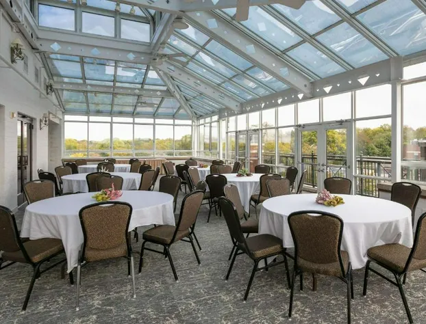 Hampton Inn & Suites Nashville-Green Hills hotel detail image 4