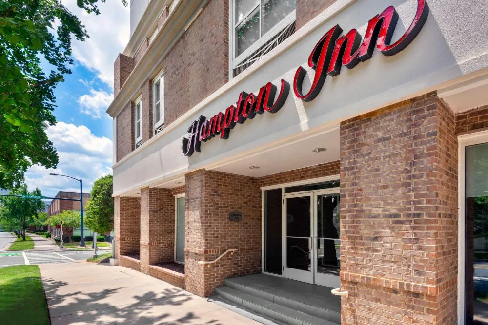 Hampton Inn Charlotte-Uptown hotel hero