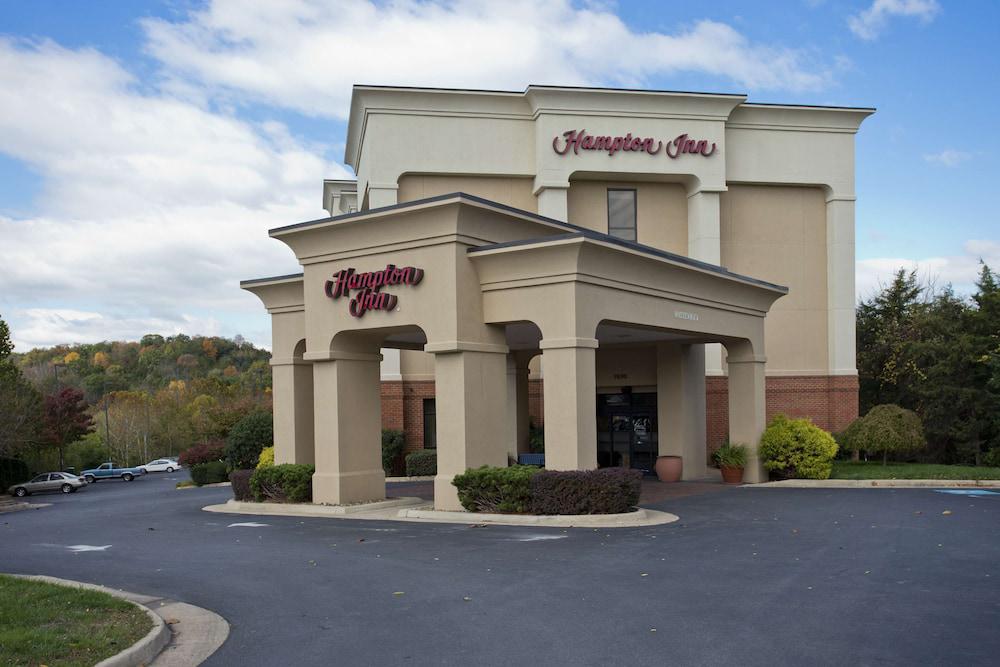 Hampton Inn Front Royal hotel hero