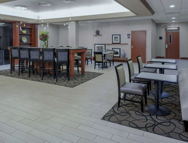 Hampton Inn Woodbridge hotel detail image 4