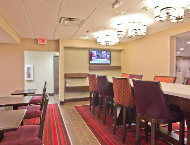 Hampton Inn Columbus-South hotel detail image 3