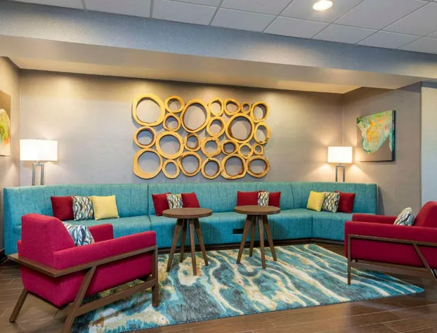 Hampton Inn & Suites Fort Myers - Colonial Blvd hotel detail image 3