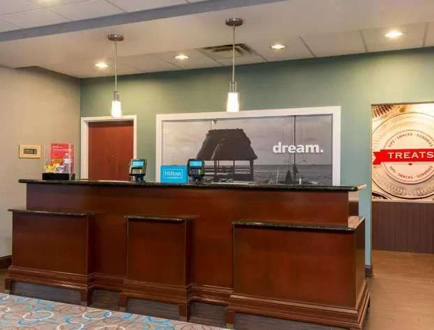 Hampton Inn & Suites Fort Myers - Colonial Blvd hotel detail image 1