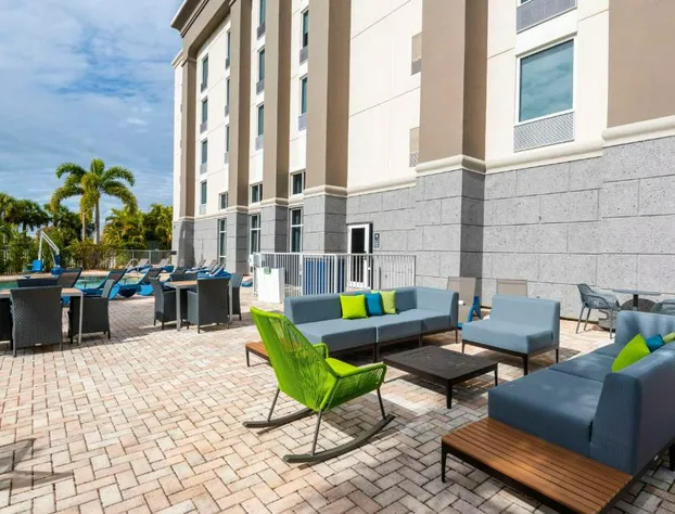 Hampton Inn & Suites Fort Myers - Colonial Blvd hotel detail image 4