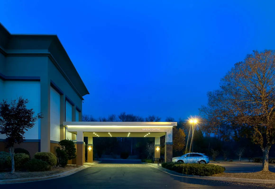 Hampton Inn Commerce hotel hero