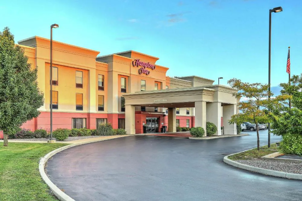Hampton Inn Batavia hotel hero