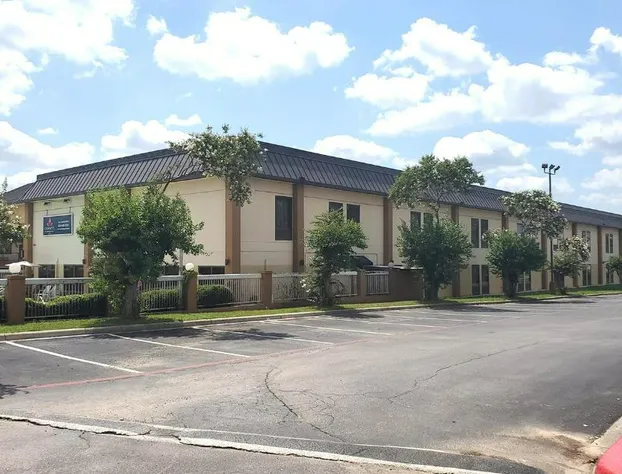 Coratel Inn & Suites by Jasper New Braunfels IH-35 EXT 189 hotel detail image 2