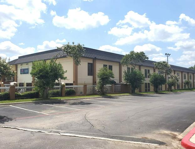 Coratel Inn & Suites by Jasper New Braunfels IH-35 EXT 189 hotel detail image 3