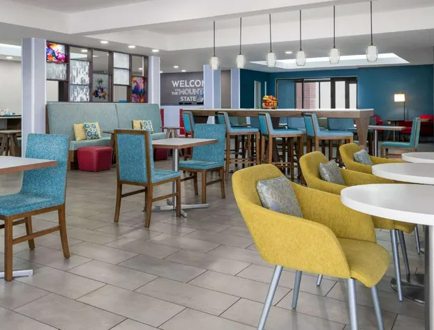 Hampton Inn Martinsburg hotel detail image 4