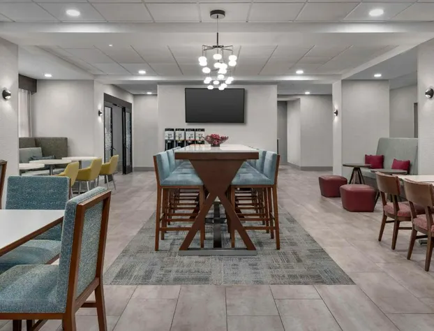 Hampton Inn Birmingham I-65/Lakeshore Drive hotel detail image 2