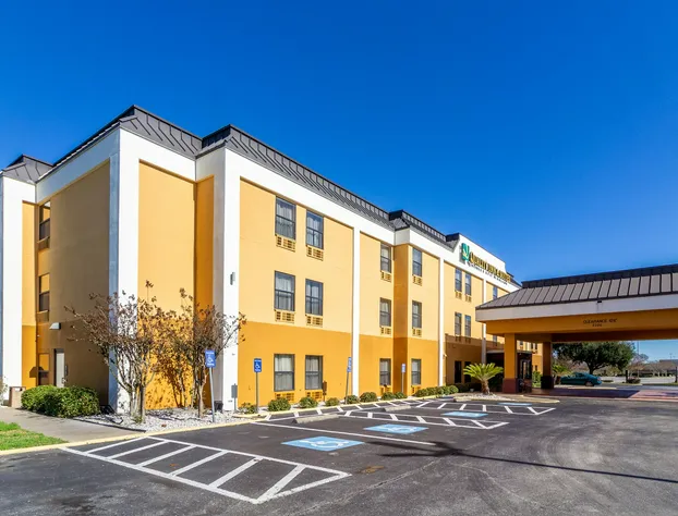 Quality Inn Texas City I-45 hotel detail image 1