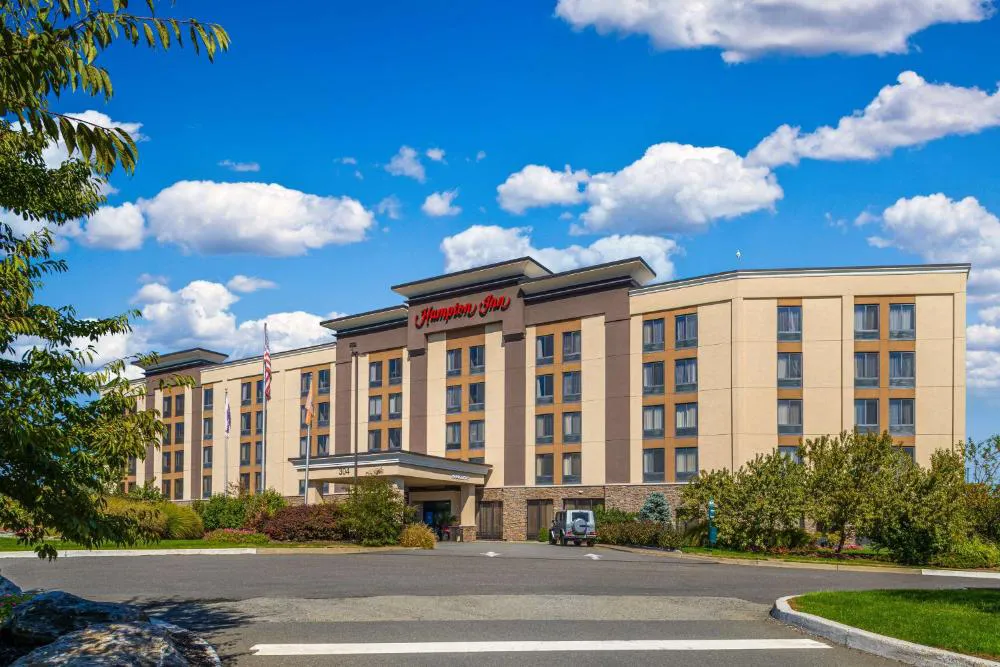 Hampton Inn Carlstadt-At The Meadowlands hotel hero