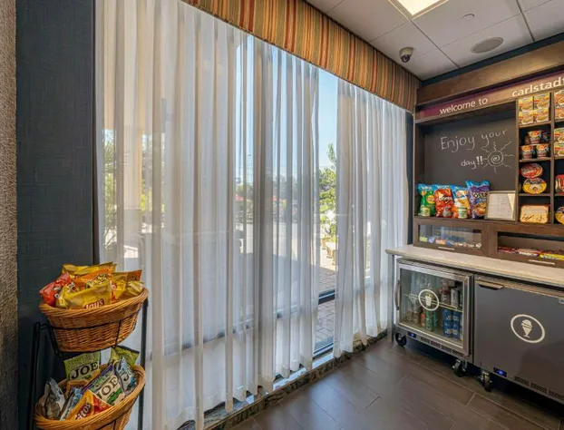 Hampton Inn Carlstadt-At The Meadowlands hotel detail image 1