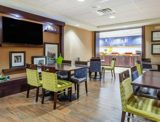 Hampton Inn Sioux Falls hotel detail image 2