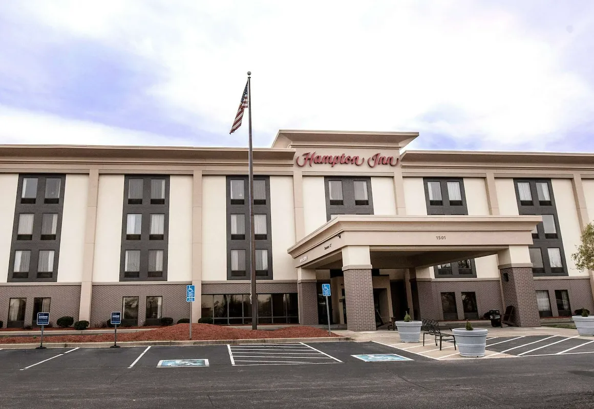 Hampton Inn Louisville-North/Clarksville hotel hero