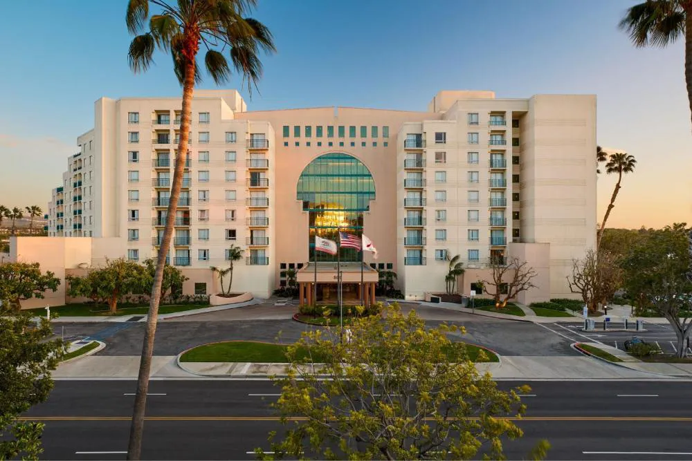 Newport Beach Marriott Bayview hotel hero