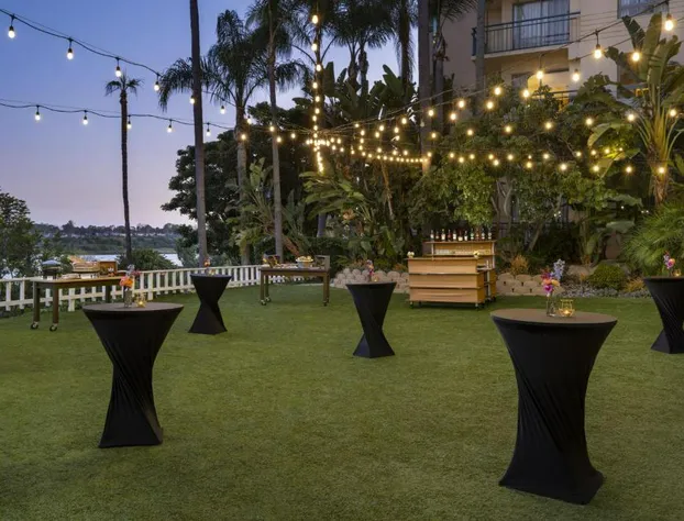 Newport Beach Marriott Bayview hotel detail image 3