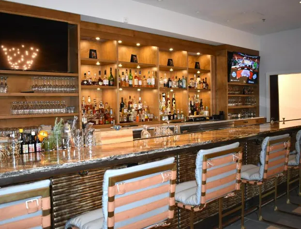 Chicago Marriott Suites O'Hare hotel detail image 2