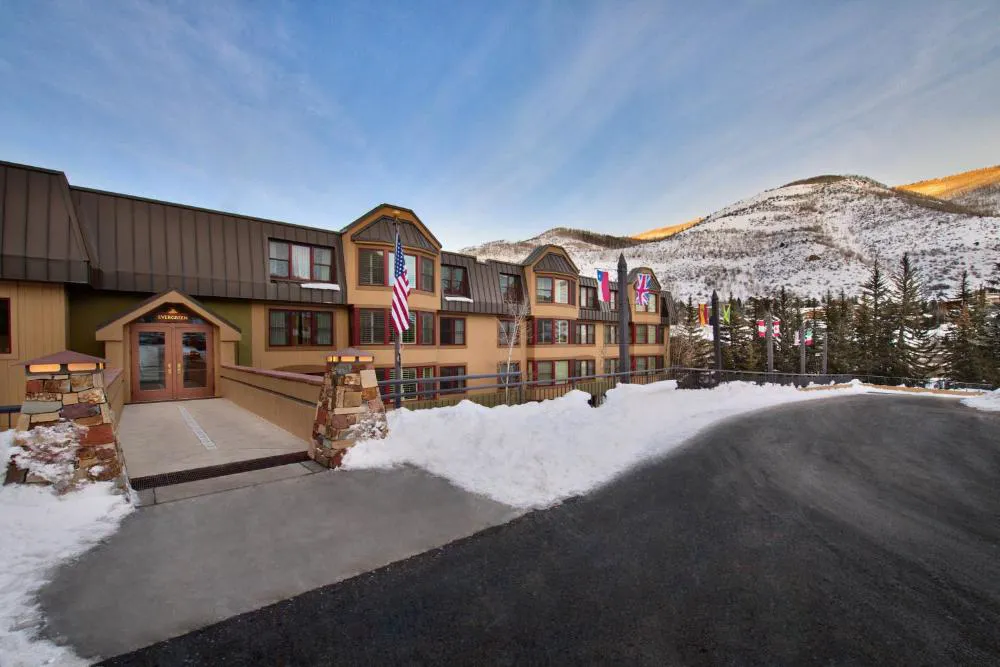 Marriott's StreamSide Evergreen at Vail hotel hero