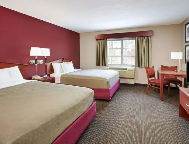 AmericInn by Wyndham Douglas/Saugatuck hotel detail image 4