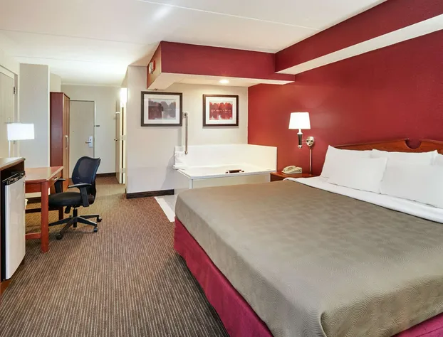 AmericInn by Wyndham Douglas/Saugatuck hotel detail image 3