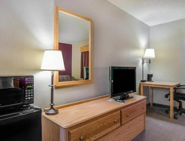 Rodeway Inn Hesston hotel detail image 4