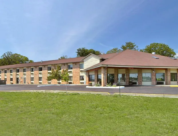 Baymont by Wyndham Muskegon hotel detail image 1