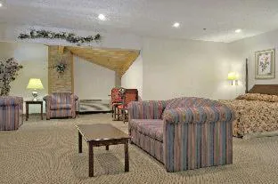 Super 8 by Wyndham Green Bay I-43 Bus. Park hotel detail image 4