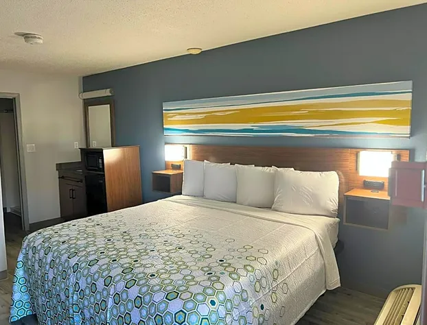 HomeTowne Studios by Red Roof Florence, KY-Cincinnati Airport hotel detail image 2