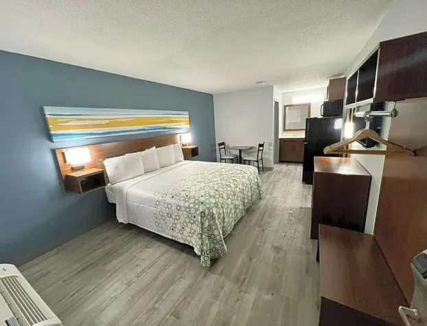 HomeTowne Studios by Red Roof Florence, KY-Cincinnati Airport hotel detail image 4