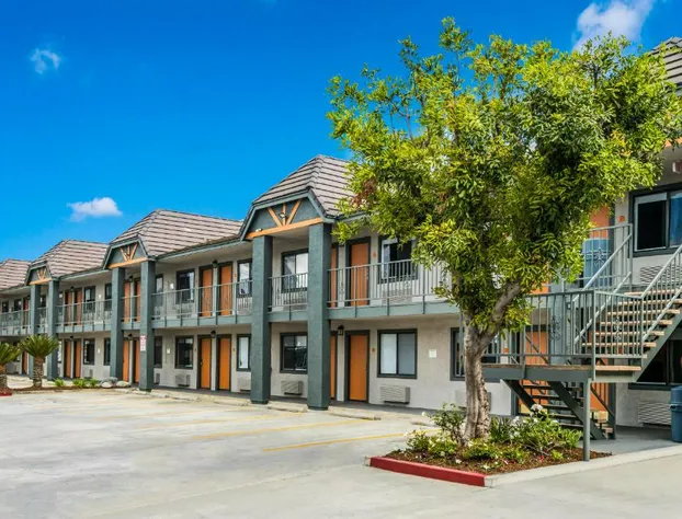 Hotel Hacienda at Ontario Ranch hotel detail image 2