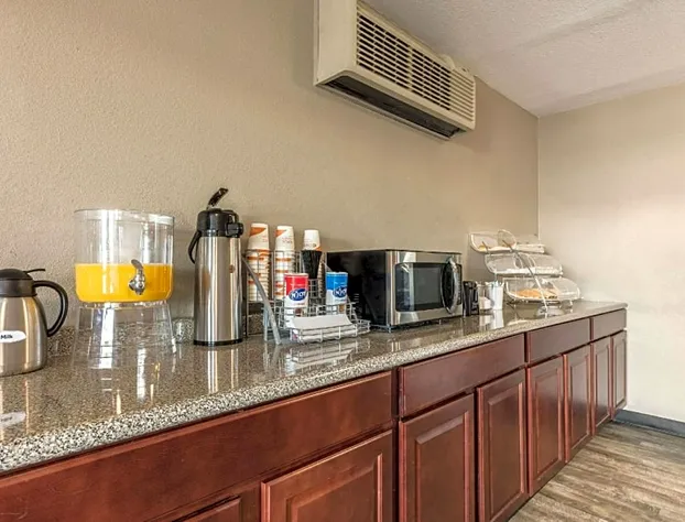 Americas Best Value Inn West Memphis hotel detail image 2