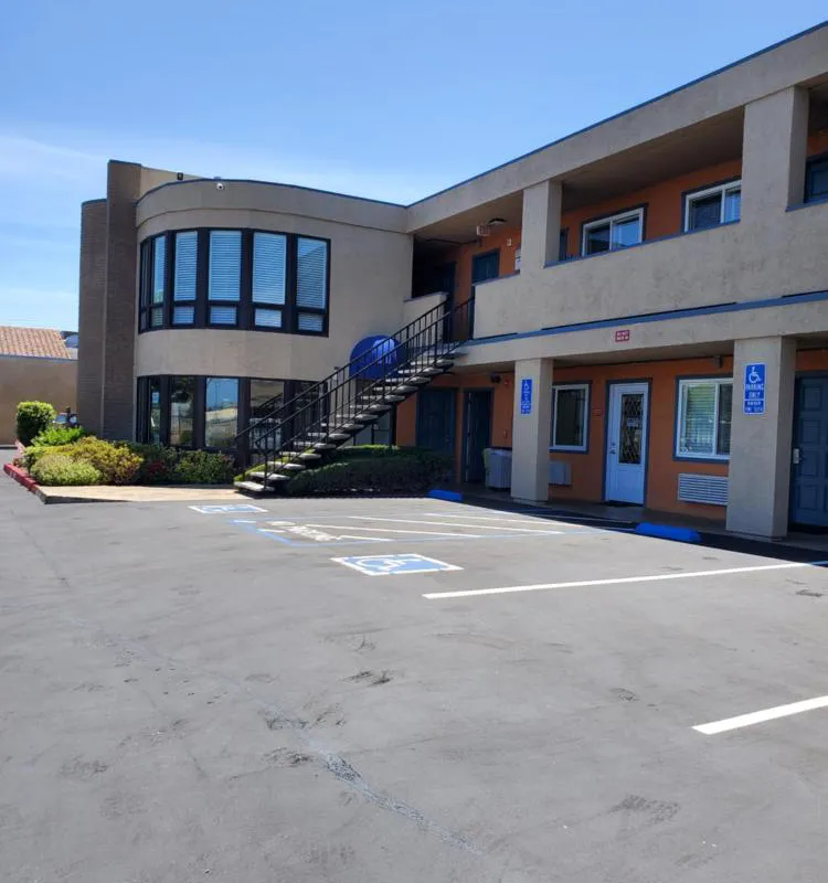 Good Living Inn hotel hero