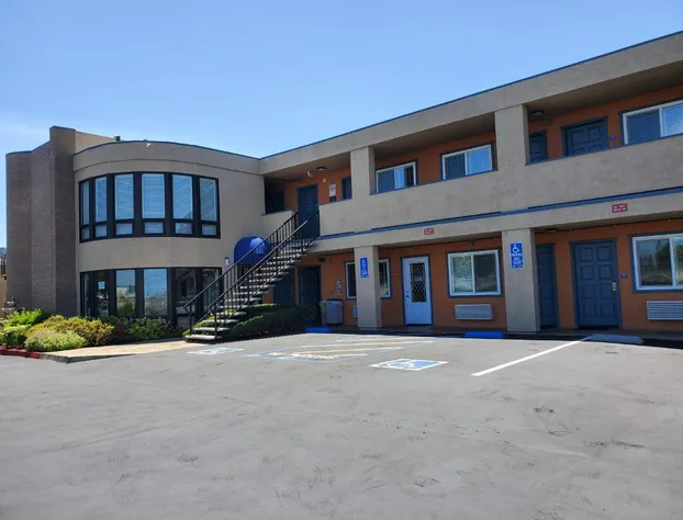 Good Living Inn hotel detail image 4