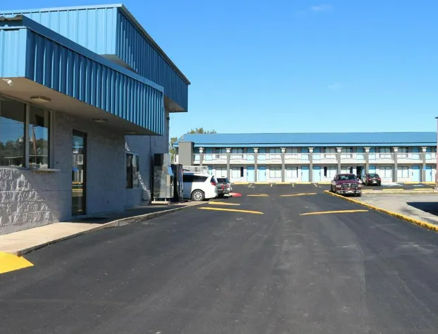 LoneStar Inn hotel detail image 2