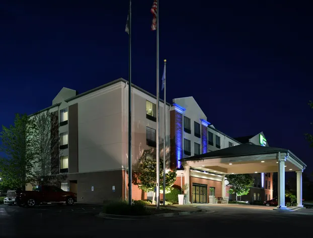 Holiday Inn Express & Suites New Berlin by IHG hotel detail image 1