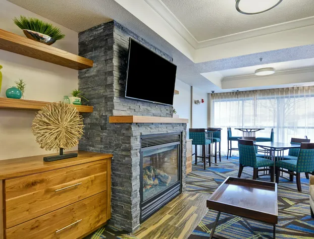 Holiday Inn Express & Suites New Berlin by IHG hotel detail image 4