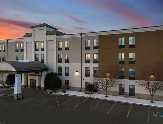 Holiday Inn Express Fargo-West Acres by IHG hotel detail image 3