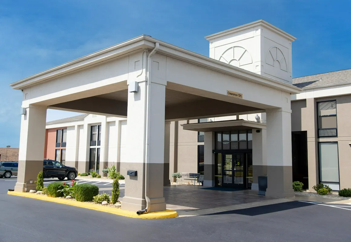 Holiday Inn Express Marshfield by IHG hotel hero