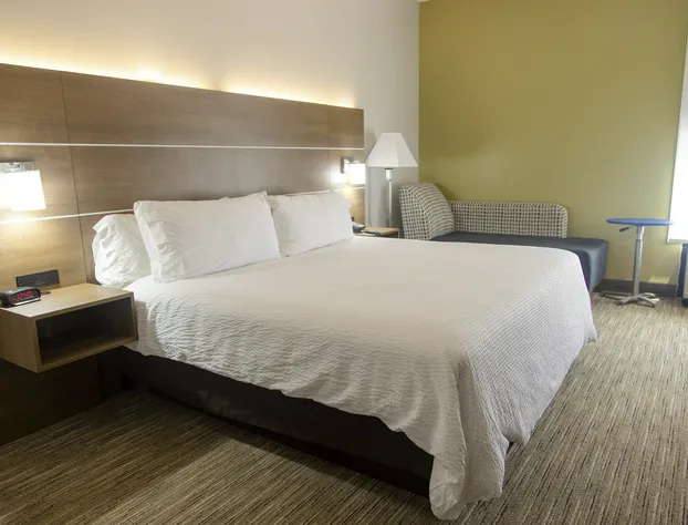 Holiday Inn Express Marshfield by IHG hotel detail image 4