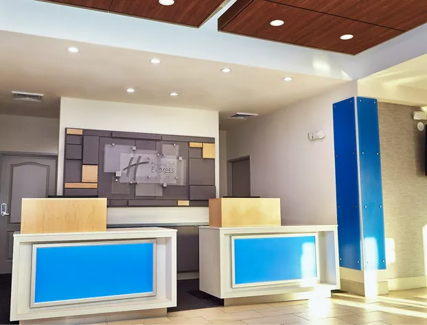 Holiday Inn Express & Suites Corona by IHG hotel detail image 4