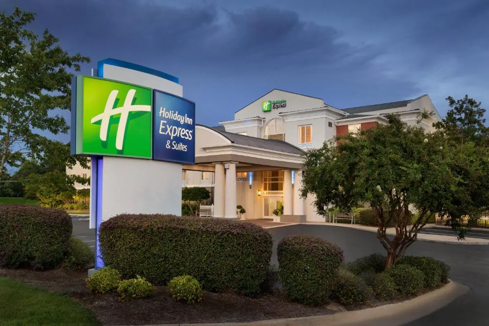 Holiday Inn Express Hotel & Suites Auburn - University Area by IHG hotel hero