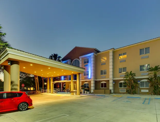 Holiday Inn Express & Suites West Palm Beach Metrocentre by IHG hotel detail image 1